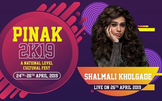 Shalmali Kholgade – Live in Celebrity Night Pinak 2019 – DBGI CAMPUS